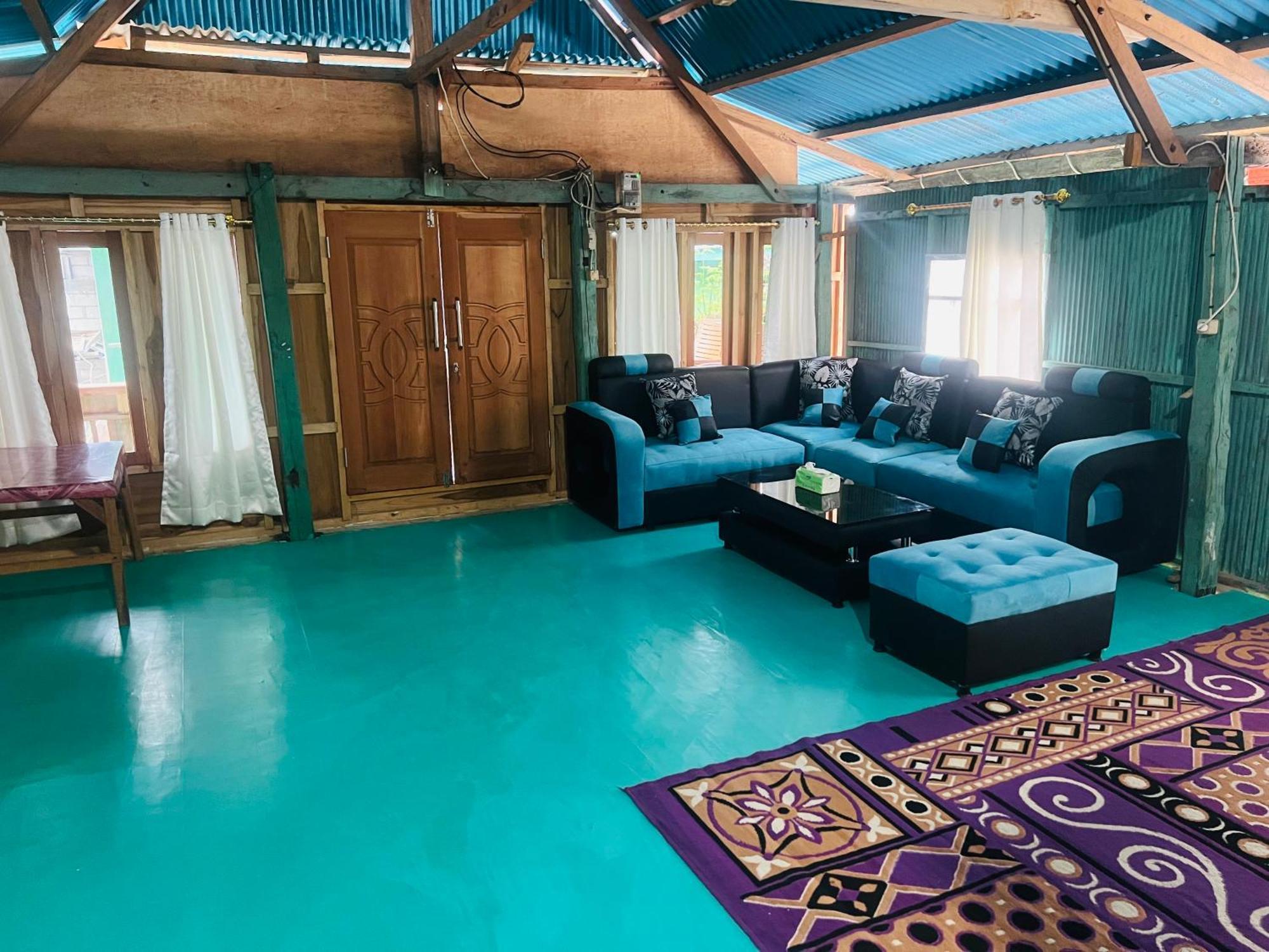 Jhuna Komodo Homestay Extérieur photo