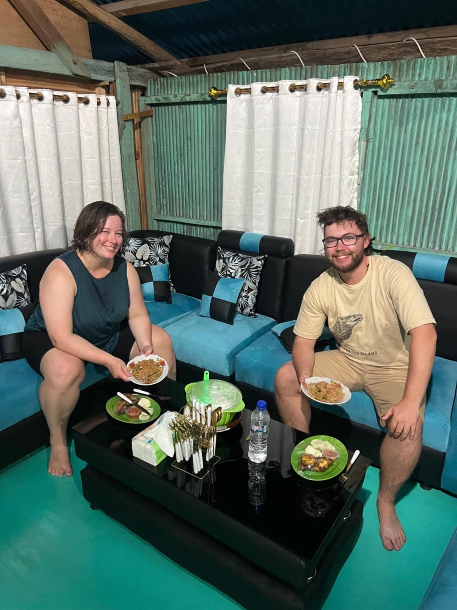 Jhuna Komodo Homestay Extérieur photo