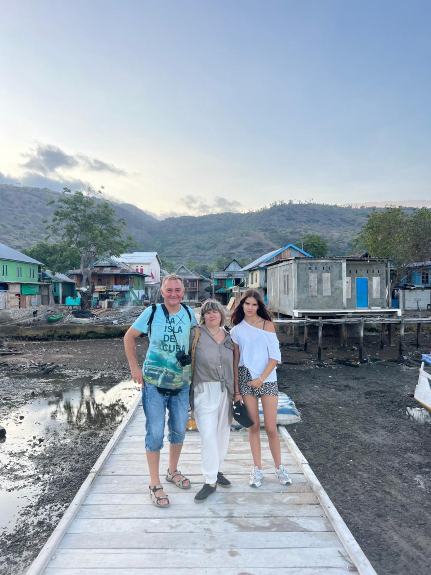 Jhuna Komodo Homestay Extérieur photo