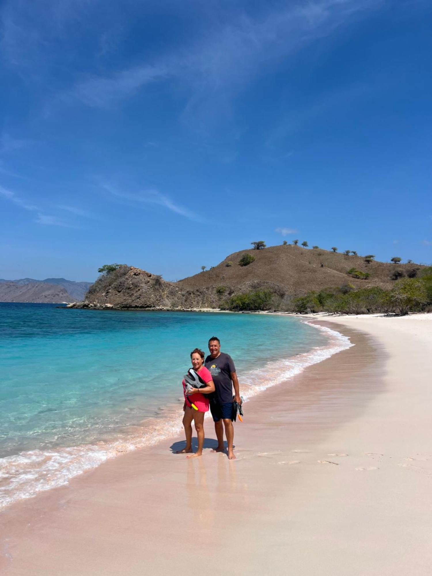Jhuna Komodo Homestay Extérieur photo